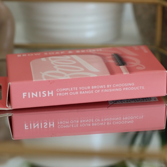 Boots Brow Soap & Brush 25g - Picture 4 of 4